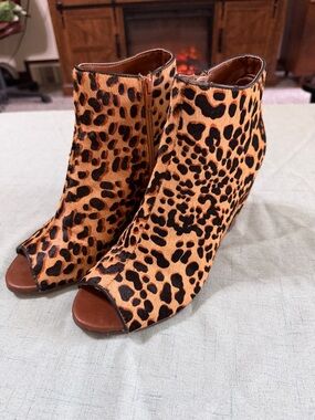 Naughty Monkey “KUDA” Peep Toe Wedge animal print Booties leopard/cheetah Print